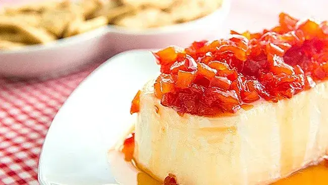 Queijo creme com agridoce de pimentão vermelho