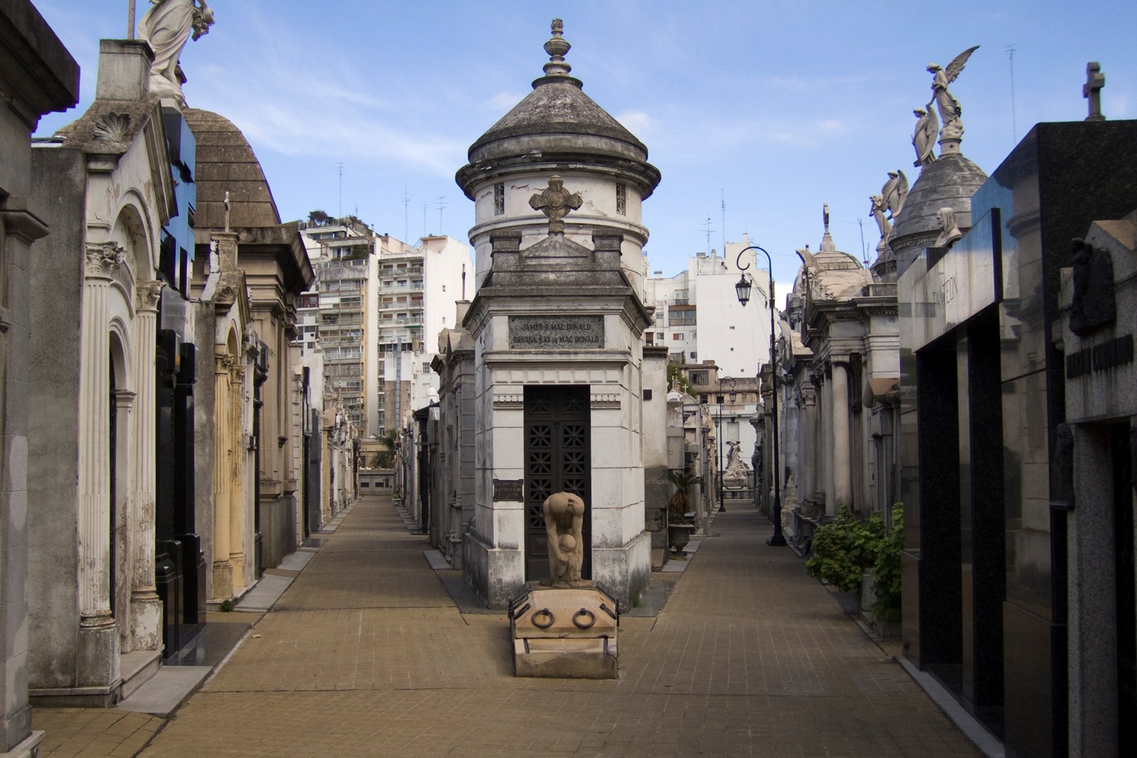 Buenos_Aires_-_Cementerio_de_la_Recoleta_-_200808a